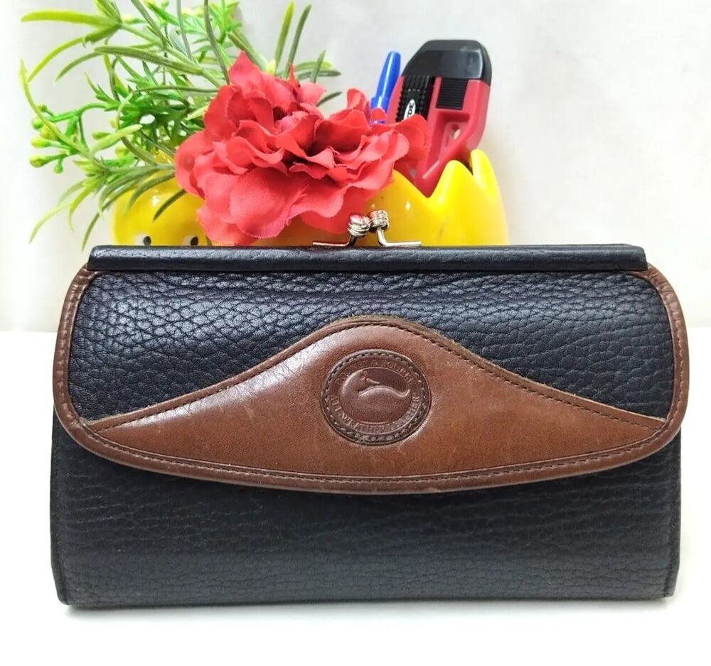 Dooney & Bourke Black Leather Kisslock Framed Credit Card Trifold Wallet - VTG